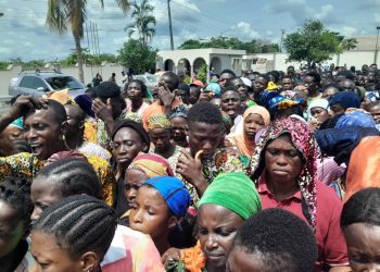 Eid-el-Fitr: Thousands Throng Late Kashamu’s Home As Son Celebrates With Constituents