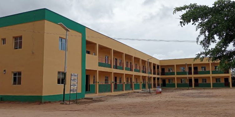 YAYI Inaugurates School Project In Ilogbo – Elegba
