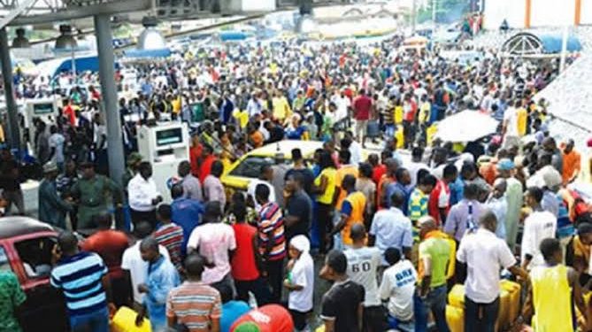 Motorists Express Shock, Groan As Fuel Sells For N700 Per Litre In Ogun