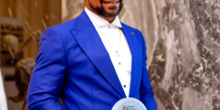 Triple Celebration As AAS CEO, Jesam Michael Emerges ‘Fintech Expert Of The Year,’ Launches Lounge