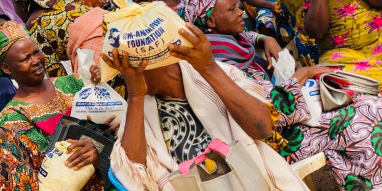 Sam Anisulowo Foundation Donates Food Stuffs To 1,000 Widows, Others