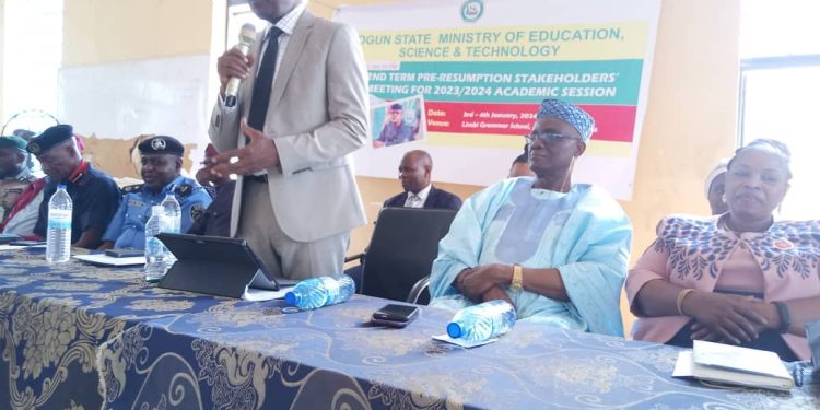 School Resumption: 45,000 Apply For Ogun 2,000 Teaching Jobs 