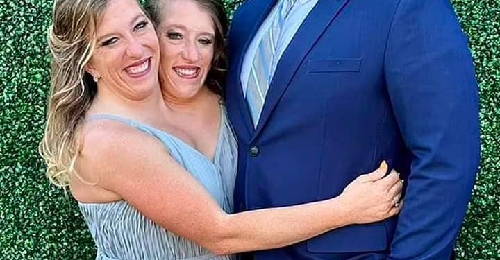 Conjoined Twin Abby Hensel Marries US Army Veteran 