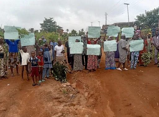 Ogun Residents Protest, Demand Repair Of Deplorable Road To Idomila Community 