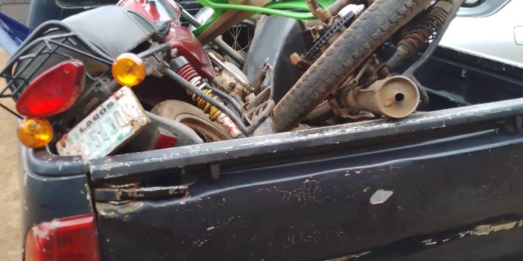 Fleeing Land Grabbers, Conniving Cops Abandon Sienna Bus, 2 Bikes, Phones In Ogun