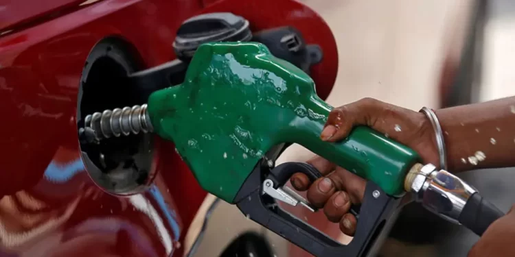 PMS Price Soars To N998 Per Litre in Lagos
