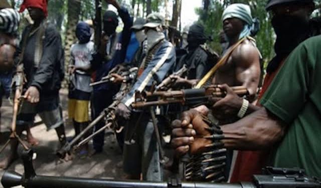 Niger Delta Group Threatens To Bomb Oil Pipelines Over Wike, Fubara Feud, LG Funds