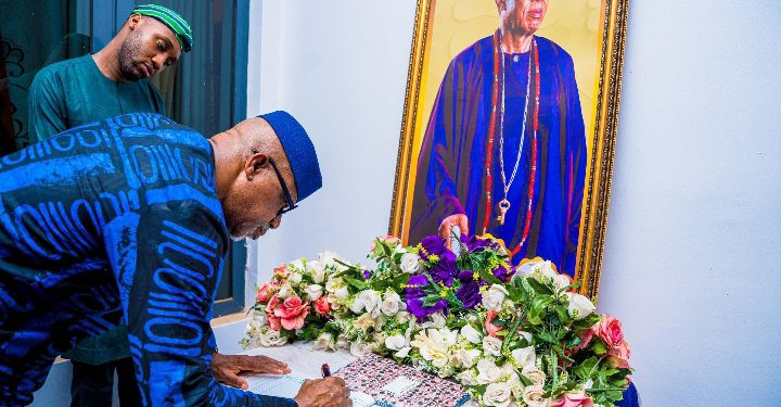 Abiodun visits Alaperu’s Palace, describes late Oba Idowu-Basibo as a great monarch