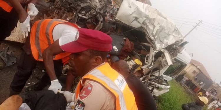 Nine Die In Pre – dawn Auto Crash On Lagos – Ibadan Expressway