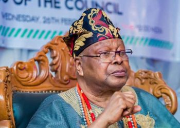 Kabiyesi Awujale of Ijebuland In Rain of SUV Gifts 