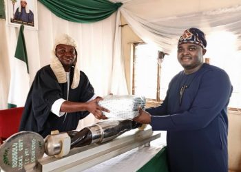 Diya Presents N5.3Billion 2025 Budget To Odogbolu Council Legislative Arm