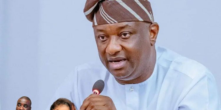 FG Orders Withdrawal Of Case Against Ibom Air Passenger Comfort, Reduces Ban On KWAM 1