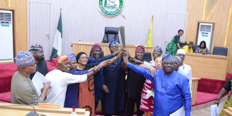Kashamu Joins APC, Cites Polarisation, Leadership Crisis Rocking PDP As Reasons For Defection