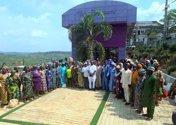 Oko Opo: Again, Hundreds Of Widows Smiled Home On Boxing Day With Cash, Food Items, Rekindled Hope