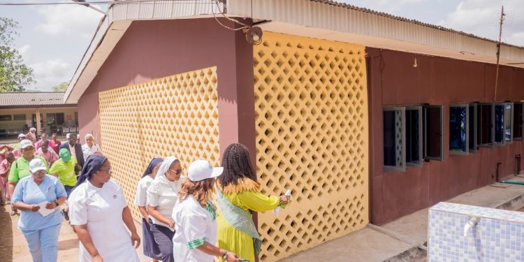 130-Year-Old Hospital Benefits As SHSOMAN North American Alumni Renovates Antenatal Clinic, Donates Equipment