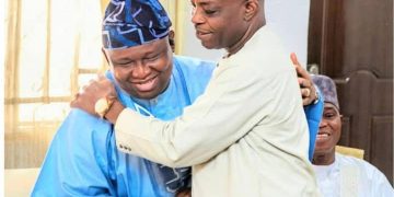 Adeola Secures Key Political Backing As Sarafa Isola Collapses Structure Into “YAYI 2027” Project