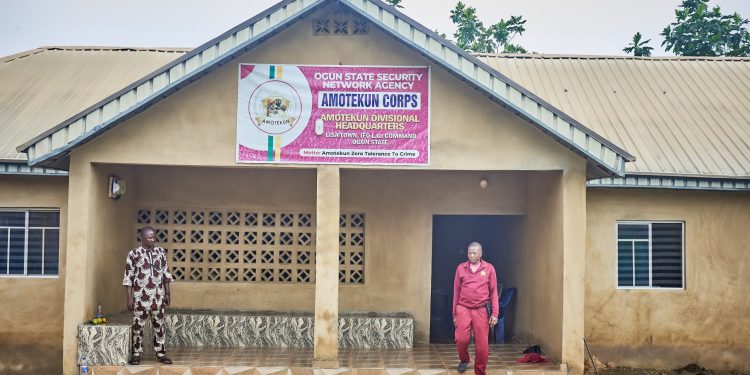 Amotekun Hails Oba Odugbemi’s Security Initiatives In Ogun Community