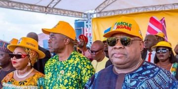 Security Aides Hurry To Evacuate Gov Adeleke, Sister, CoS As Podium Collapses During Re-Election Campaign