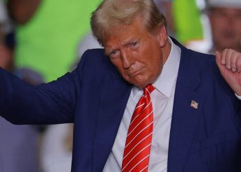 Trump Secretly Switched Planes in Catering Truck Amid Iranian Missile Threat