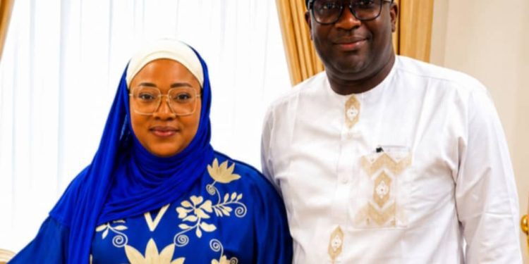 Adebutu’s Running Mate Blames Poor Representation for Prolonged Ibara-Omida Darkness, Hails PDP’s Amuzu’s Intervention.