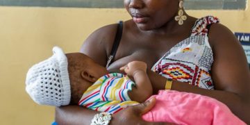 Don’t Deny Your Baby Breast Milk, Breastfeeding Doesn’t Cause Sagging Breasts, Experts Tell Mothers