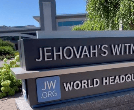 Jehovah’s Witnesses Ease Blood Policy, Leave Key Decisions to Members’ Conscience