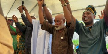 Ogun APC Suffers Major Blow as SIA Movement Dumps Party for PDP