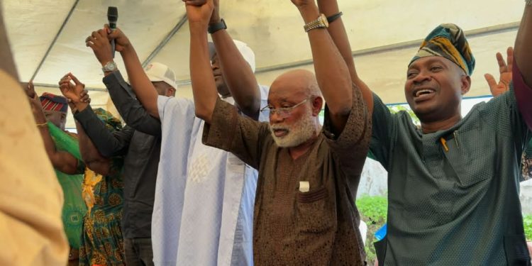 Ogun APC Suffers Major Blow as SIA Movement Dumps Party for PDP