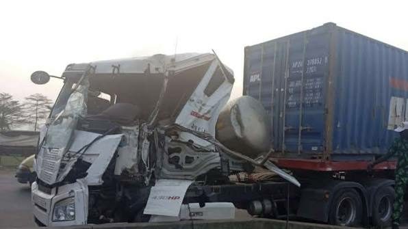 Mother, Child Crushed to Death as Two Container Trucks Overturn in Lagos